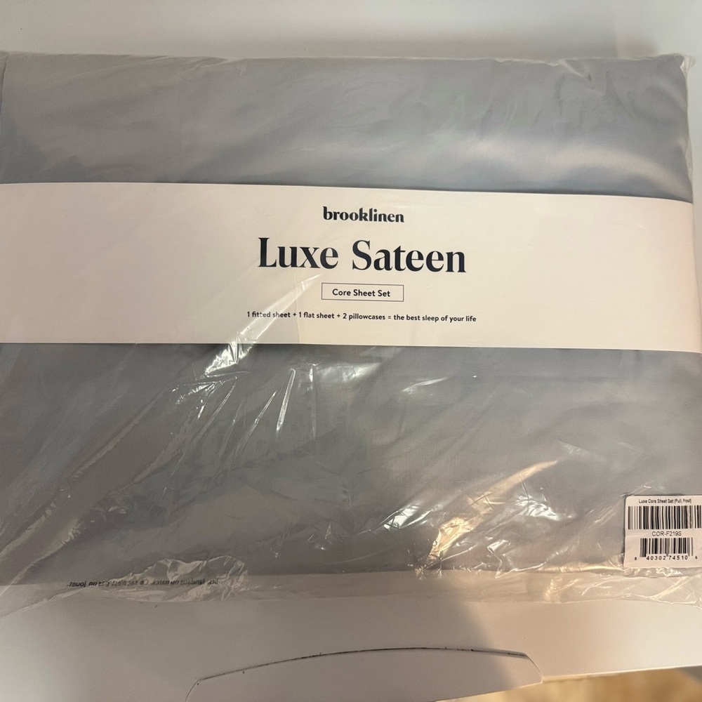 Brooklinen Luxe Sateen Core Sheet Set in Light Gray